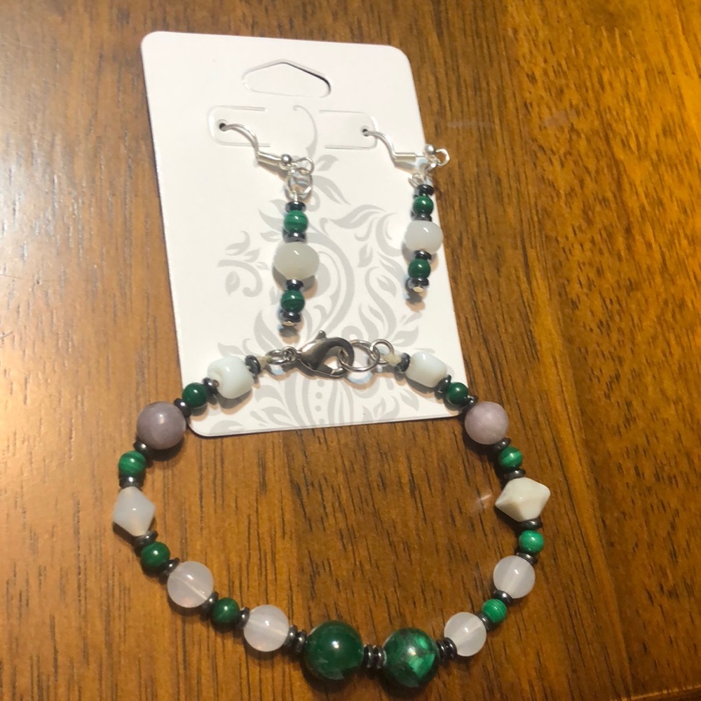 Bracelet and earrings set,